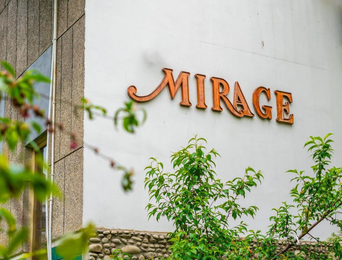 Hotel Mirage Srinagar  Ngoại thất bức ảnh