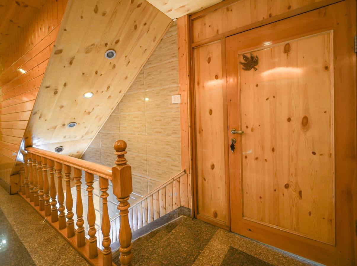 Hotel Mirage Srinagar  Ngoại thất bức ảnh