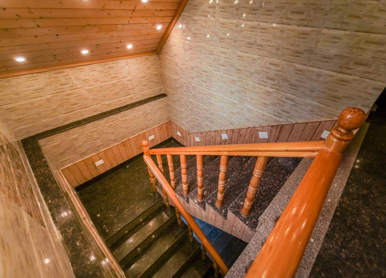 Hotel Mirage Srinagar  Ngoại thất bức ảnh