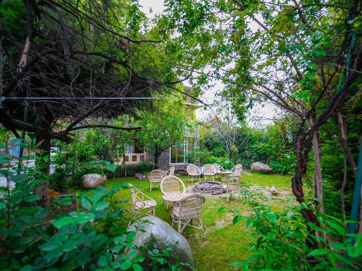 Hotel Mirage Srinagar  Ngoại thất bức ảnh