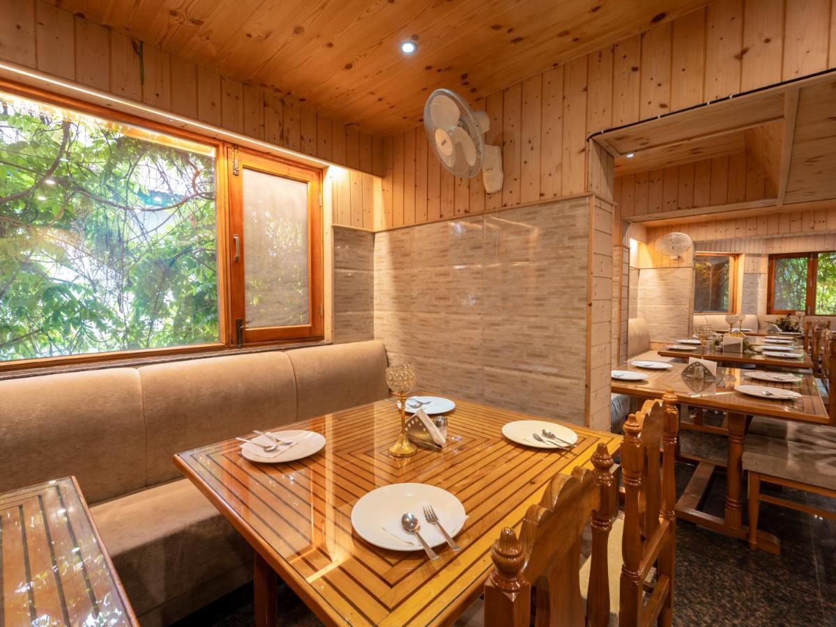 Hotel Mirage Srinagar  Ngoại thất bức ảnh