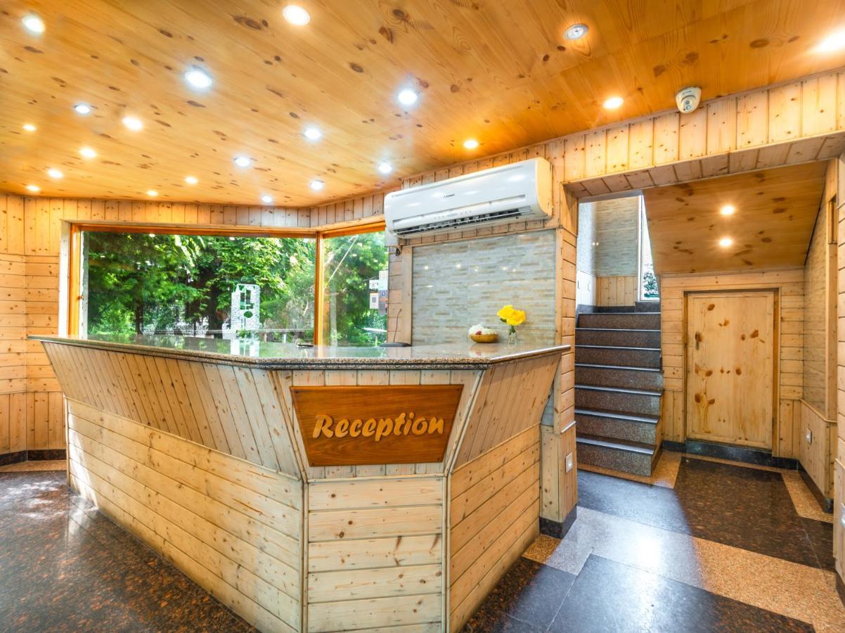 Hotel Mirage Srinagar  Ngoại thất bức ảnh